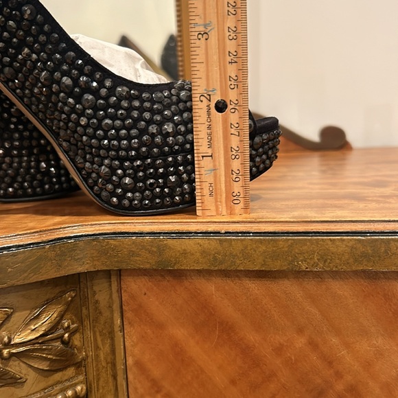 Black peeptoe high heels with black crystals. - Picture 6 of 7